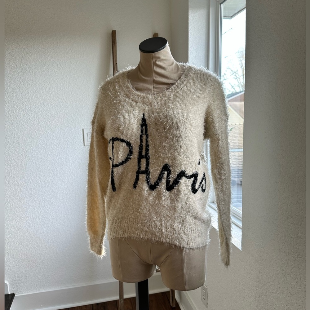 Maddison Paris Graphic Eyelash Fuzzy Sweater sz: Small